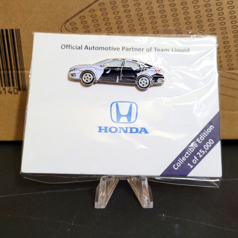 TwitchCon Twitch 2019 Exclusive Honda x Team Liquid GT Type R Car Lapel Pin (2)